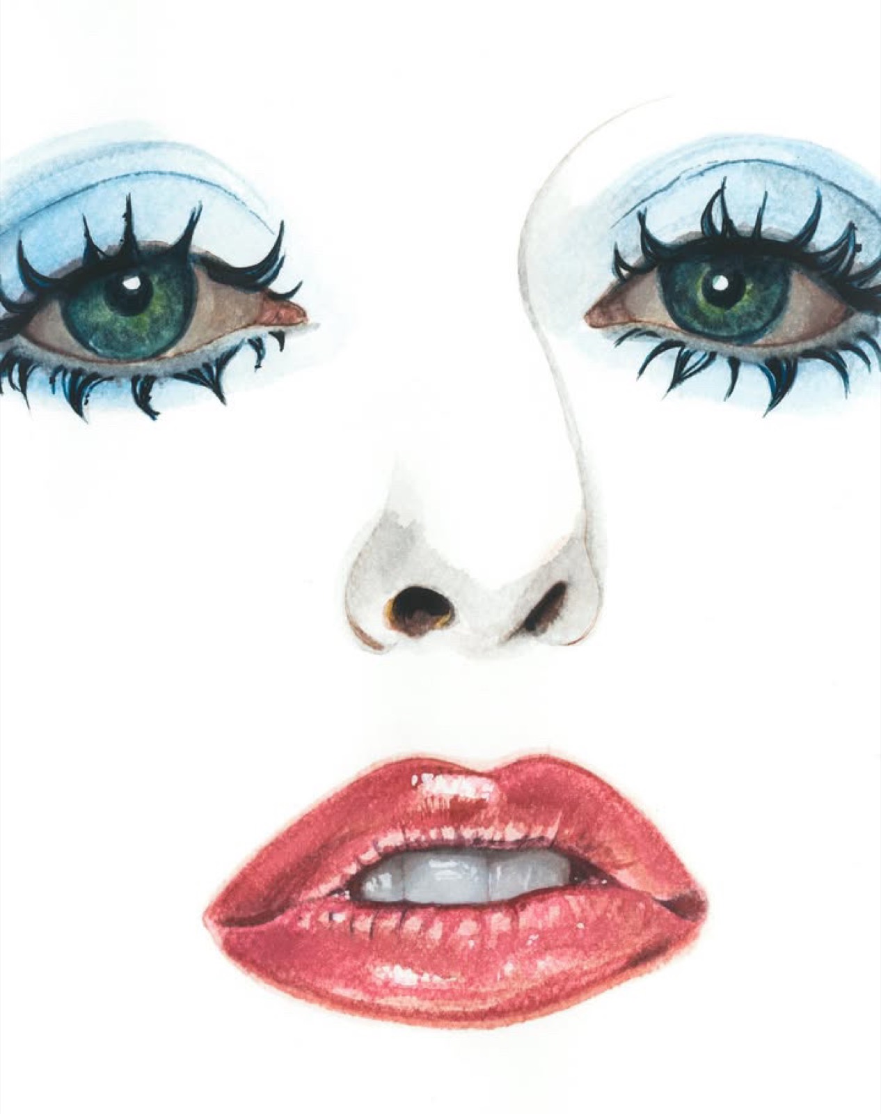 Ojos celestes con pestañas largas y exageradas, labios rojos.
